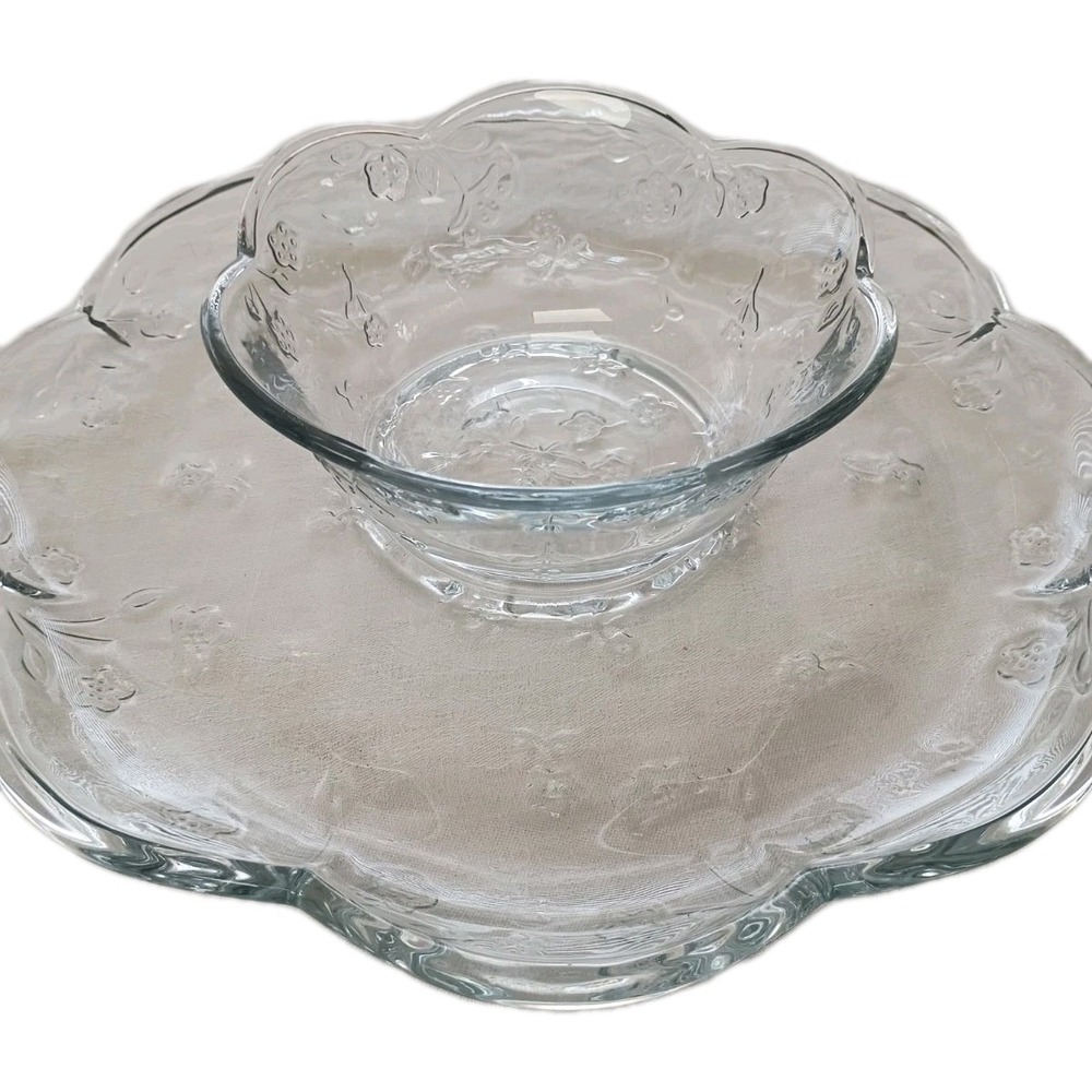 Vintage Anchor Hocking Savannah Embossed Glass Chip and Dip Set 12" Diameter